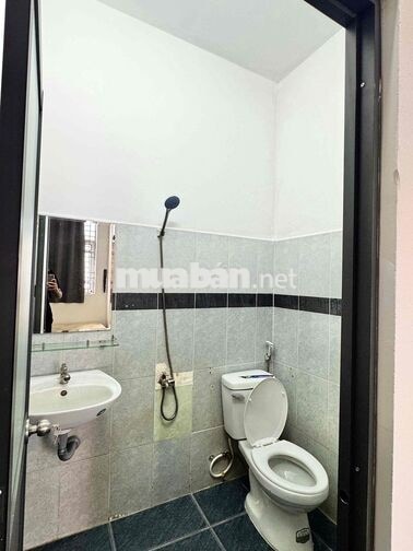 Studio có bancol cửa sổ trời full nội thất. Giá từ 3tr5