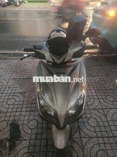 Honda Air Blade màu bạc
