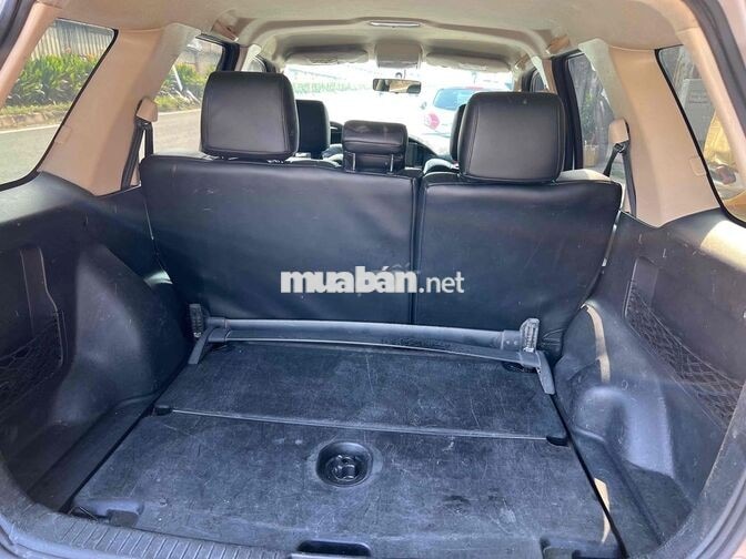 Ford Escape XLS 5 chỗ Tự động, màu hồng phấn