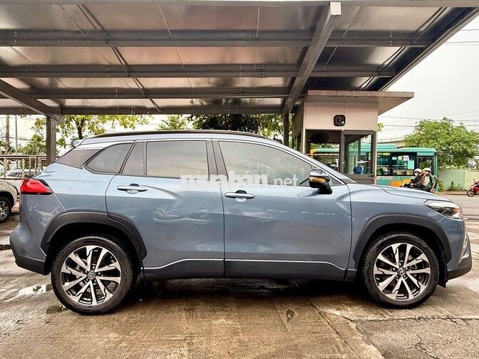 Toyota Corolla Cross 2021 V 36.922 km Xám