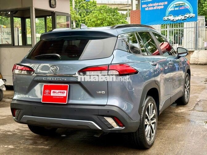Toyota Corolla Cross 2021 V 36.922 km Xám