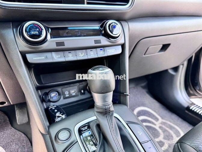 Hyundai Kona 2020 1.6Turbo 4,4 vạn km Đen