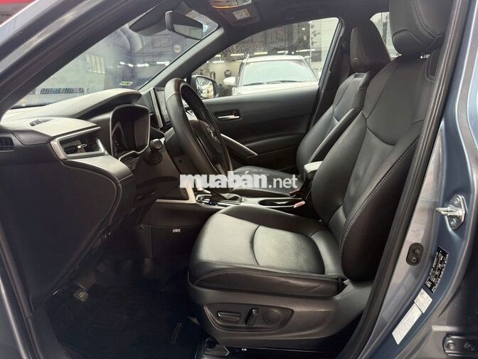 Toyota Corolla Cross 2021 V 36.922 km Xám