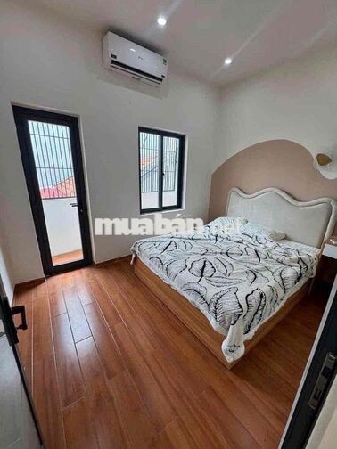 Cho thuê nhà 2 tầng Mới Kiệt Nguyễn Văn Linh gần sân bay Full nội thất