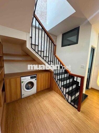 Cho thuê nhà 2 tầng Mới Kiệt Nguyễn Văn Linh gần sân bay Full nội thất