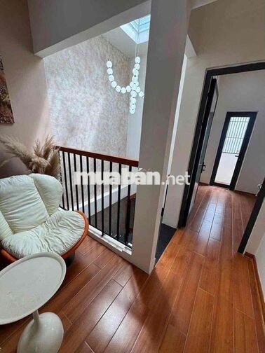 Cho thuê nhà 2 tầng Mới Kiệt Nguyễn Văn Linh gần sân bay Full nội thất