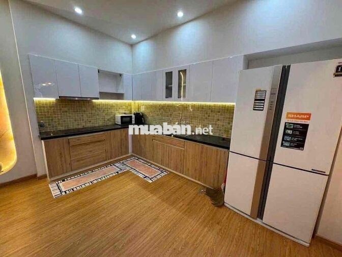 Cho thuê nhà 2 tầng Mới Kiệt Nguyễn Văn Linh gần sân bay Full nội thất
