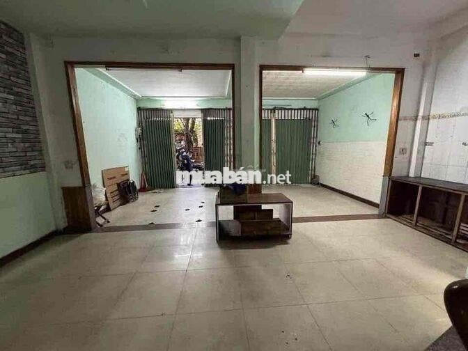 Cho thuê nhà 2 tầng kiệt oto Hoàng Diệu. khu vực sầm uất để kinh doanh