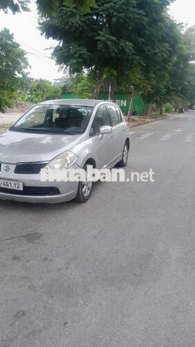 Nissan Tiida 2010 Bạc