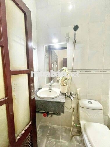CHO THUÊ TRỌ 2tr8 TRƯỜNG CHINH Q12 CÓ MÁY LẠNH