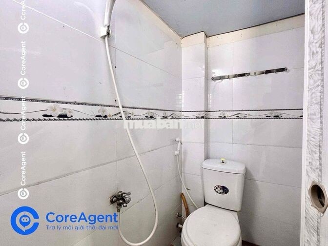 PHÒNG CÓ GÁC CỬA SỔ TRỜI SẴN MÁY LẠNH NGAY KẾ AEON TÂN PHÚ