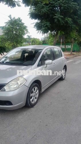 Nissan Tiida 2010 Bạc