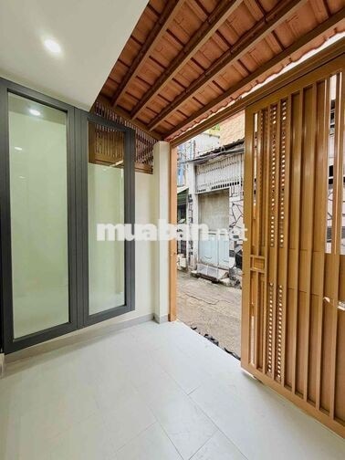 Nhỉnh 5 Tỷ -  38M²  - 2 Tầng -  NGÃ TƯ HÀNG XANH - HẺM THÔNG XVNT - XE