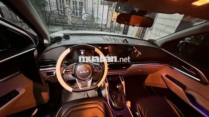 KIA Carens 2023 7 chỗ màu Trắng