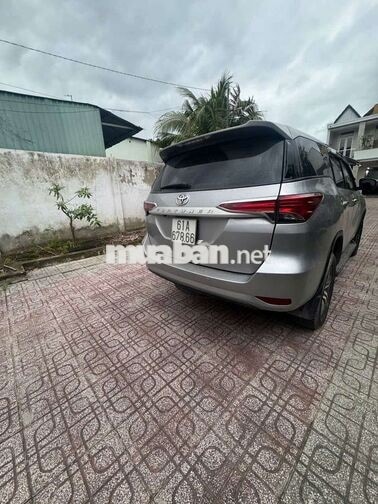 Toyota Fortuner 7 chỗ Dầu Số sàn 143.000 km Bạc