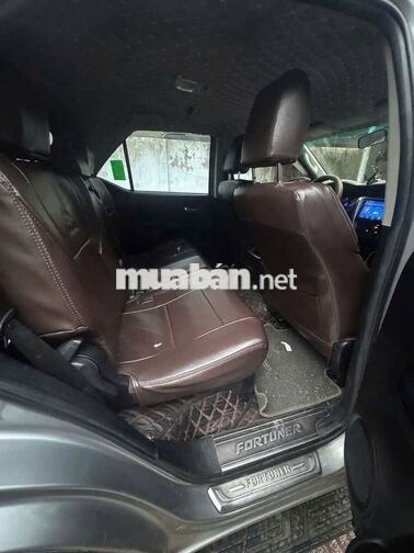 Toyota Fortuner 7 chỗ Dầu Số sàn 143.000 km Bạc