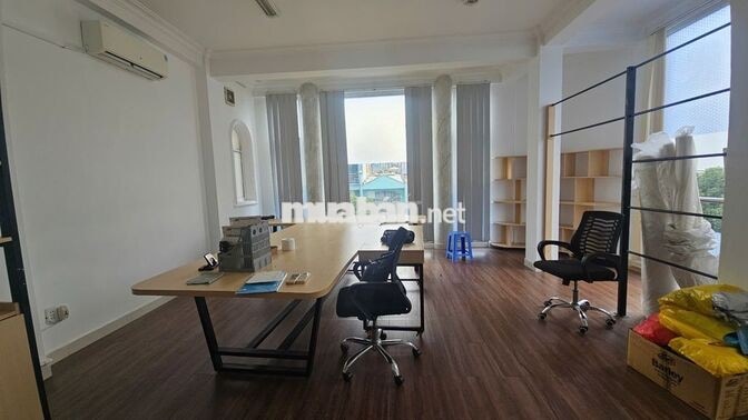 Cho thuê văn phòng 50m2 giá 11tr - Đẹp, chuyên nghiệp, sẵn vào làm