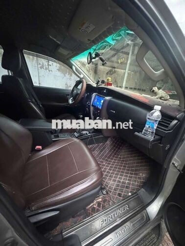 Toyota Fortuner 7 chỗ Dầu Số sàn 143.000 km Bạc
