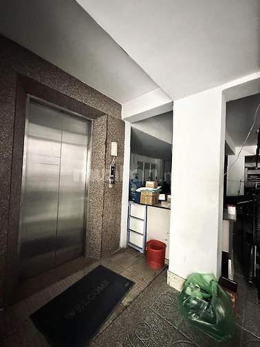 Hàng thanh lý, cần bán Tòa nhà 8 tầng đường Bùi Đình Túy 1400m2 sàn