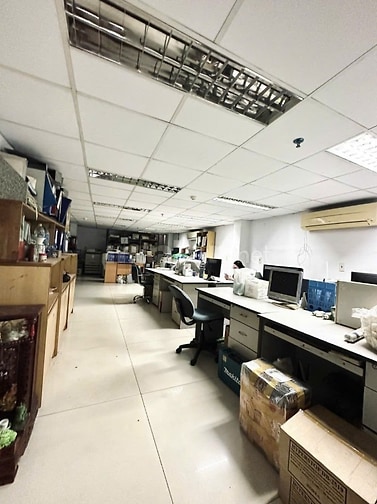 Hàng thanh lý, cần bán Tòa nhà 8 tầng đường Bùi Đình Túy 1400m2 sàn