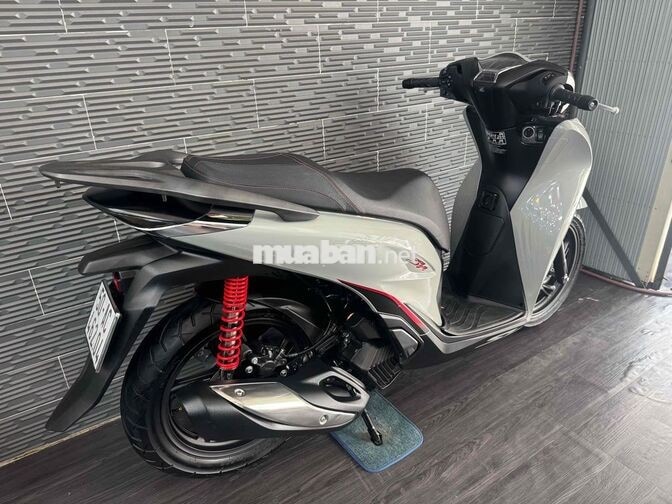 Honda SH 125i 2025 ABS Sporty 3000 km Xám