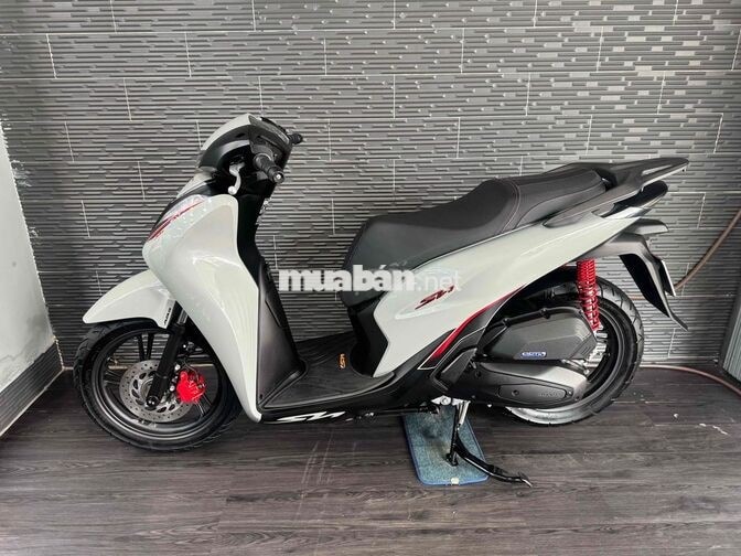 Honda SH 125i 2025 ABS Sporty 3000 km Xám