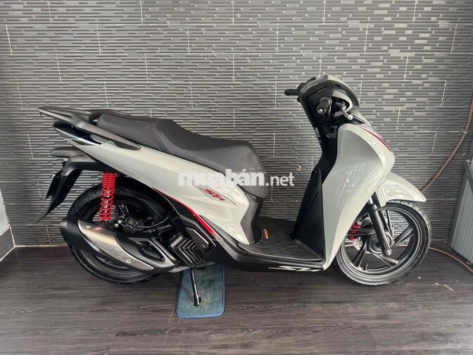 Honda SH 125i 2025 ABS Sporty 3000 km Xám