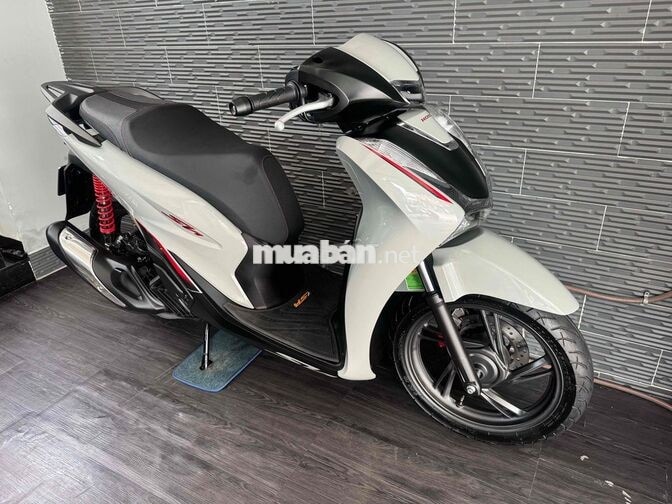 Honda SH 125i 2025 ABS Sporty 3000 km Xám