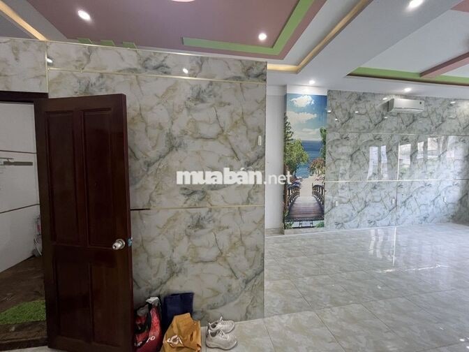 CHO THUÊ NHÀ TRỆT 2 LẦU TRUNG TÂM HÀNH CHÍNH DĨ AN 4 PHÒNG NGỦ