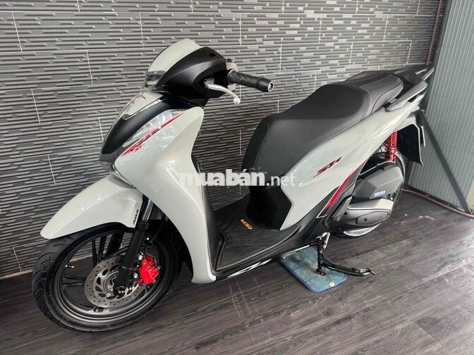 Honda SH 125i 2025 ABS Sporty 3000 km Xám