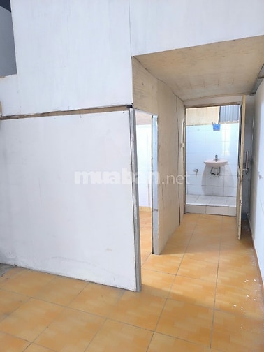 CC CHO THUÊ nhà C4, DT 40m2 tại số 30A ngõ 232 Trần Điền.
