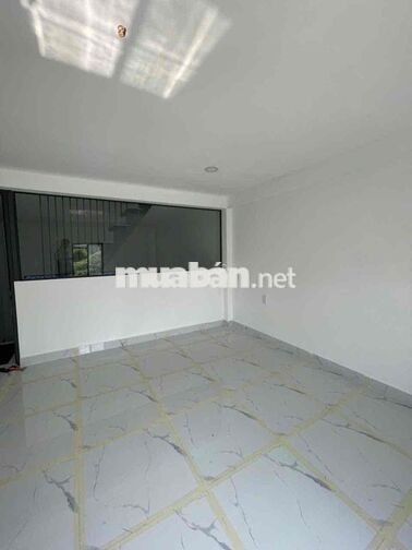 3ty nhà mới ngay cạnh khu tên lửa dtsd 100m2