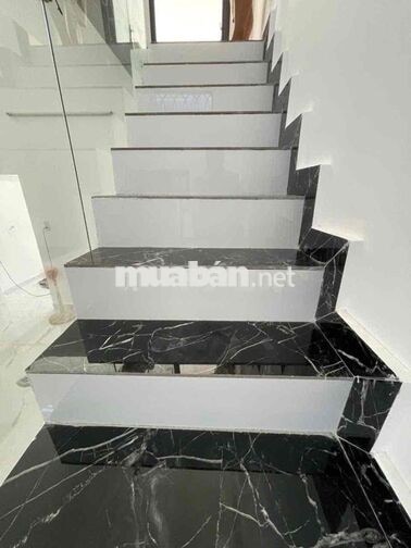 3ty nhà mới ngay cạnh khu tên lửa dtsd 100m2