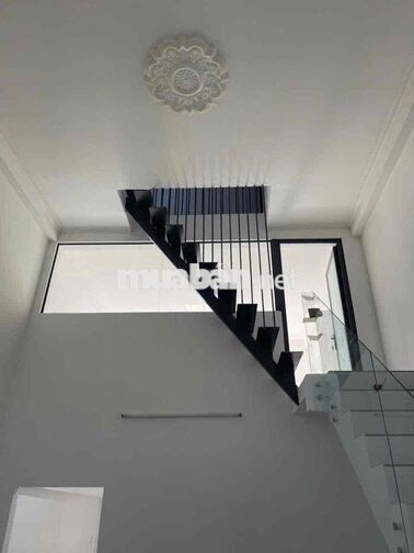 3ty nhà mới ngay cạnh khu tên lửa dtsd 100m2