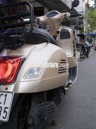 Piaggio Vespa GTS 125 ABS iGet 2019 màu trắng