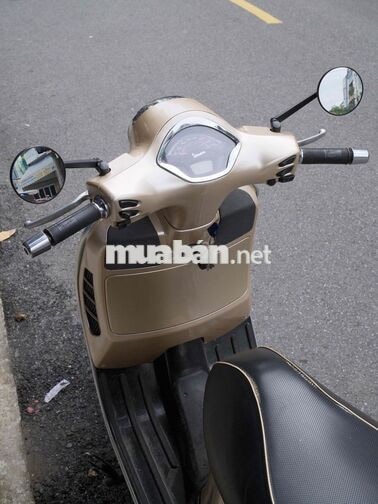 Piaggio Vespa GTS 125 ABS iGet 2019 màu trắng