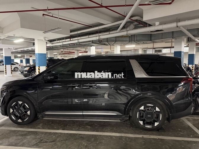 Kia Carnival 2022 Signature 2.2D 32000km Đen