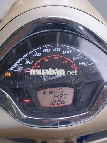 Piaggio Vespa GTS 125 ABS iGet 2019 màu trắng