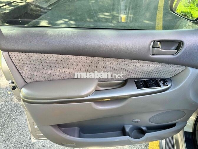 Gia đình cần bán TOYOTA SIENNA 2010 LE