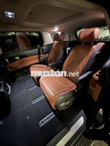 Kia Carnival 2022 Signature 2.2D 32000km Đen