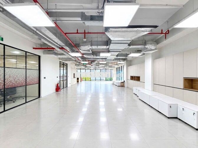 Cho thuê văn phòng Nguyễn Hữu Cảnh, diện tích lớn 295m2, giá 105tr