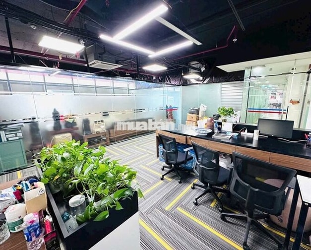 Cho thuê văn phòng Ung Văn Khiêm 200m2, 67tr, Full nội thất