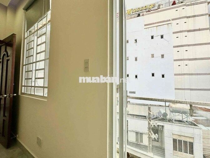 BAN CÔNG SẴN NỘI THẤT CƠ BẢN GẦN VHU | HIU CS2 | ĐẦM SEN