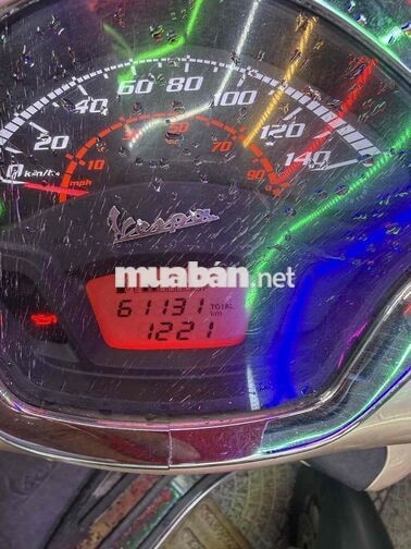 Piaggio Vespa GTS 125 ABS iGet 2019 màu trắng