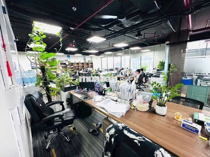 Cho thuê văn phòng Ung Văn Khiêm 200m2, 67tr, Full nội thất