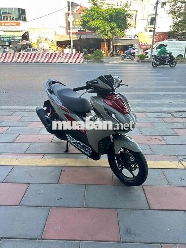 Honda Air Blade 125 2024 6456 km Xám đỏ