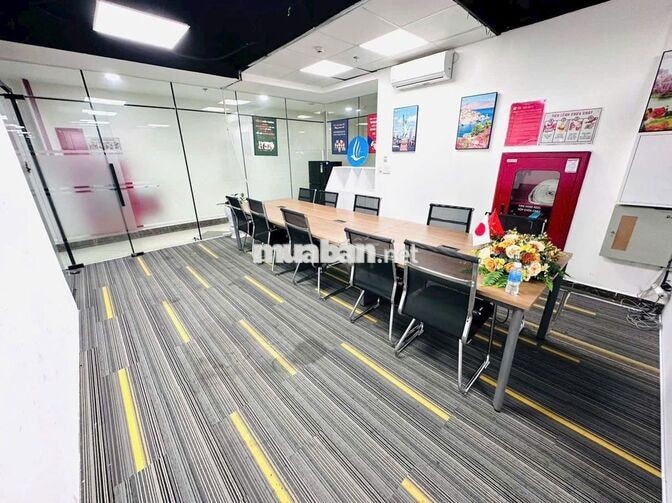 Cho thuê văn phòng Ung Văn Khiêm 200m2, 67tr, Full nội thất