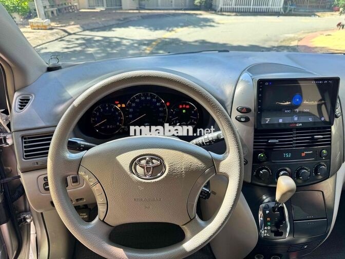 Gia đình cần bán TOYOTA SIENNA 2010 LE