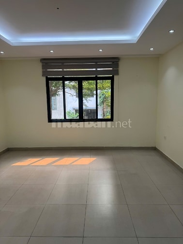 Cho thuê nhà D29 Dreamland Xuân La. 500m2. giá 45 triệu. Đà 0913776888