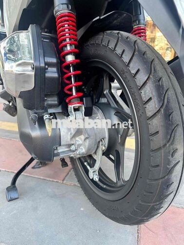 Honda Air Blade 125 2024 6456 km Xám đỏ